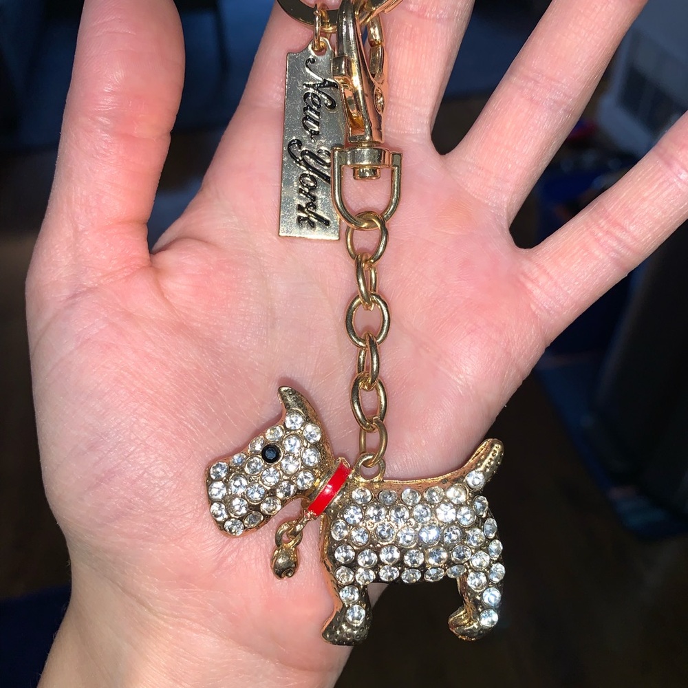 New York Rhinestone Dog Keychain - Picture 2 of 2